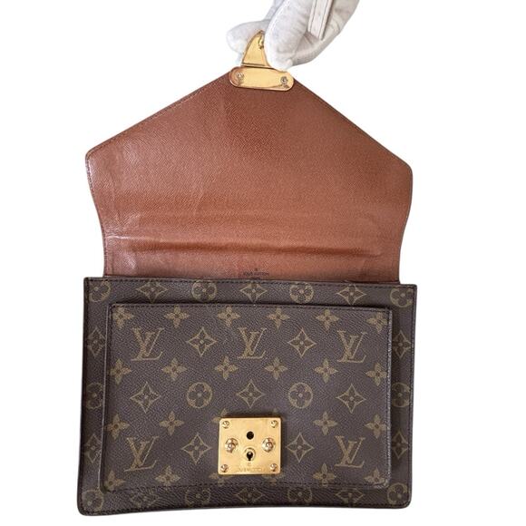 LOUIS VUITTON Monogram Monceau 26 Shoulder Bag W/ Key & Chain. Authenticated - Picture 10 of 16